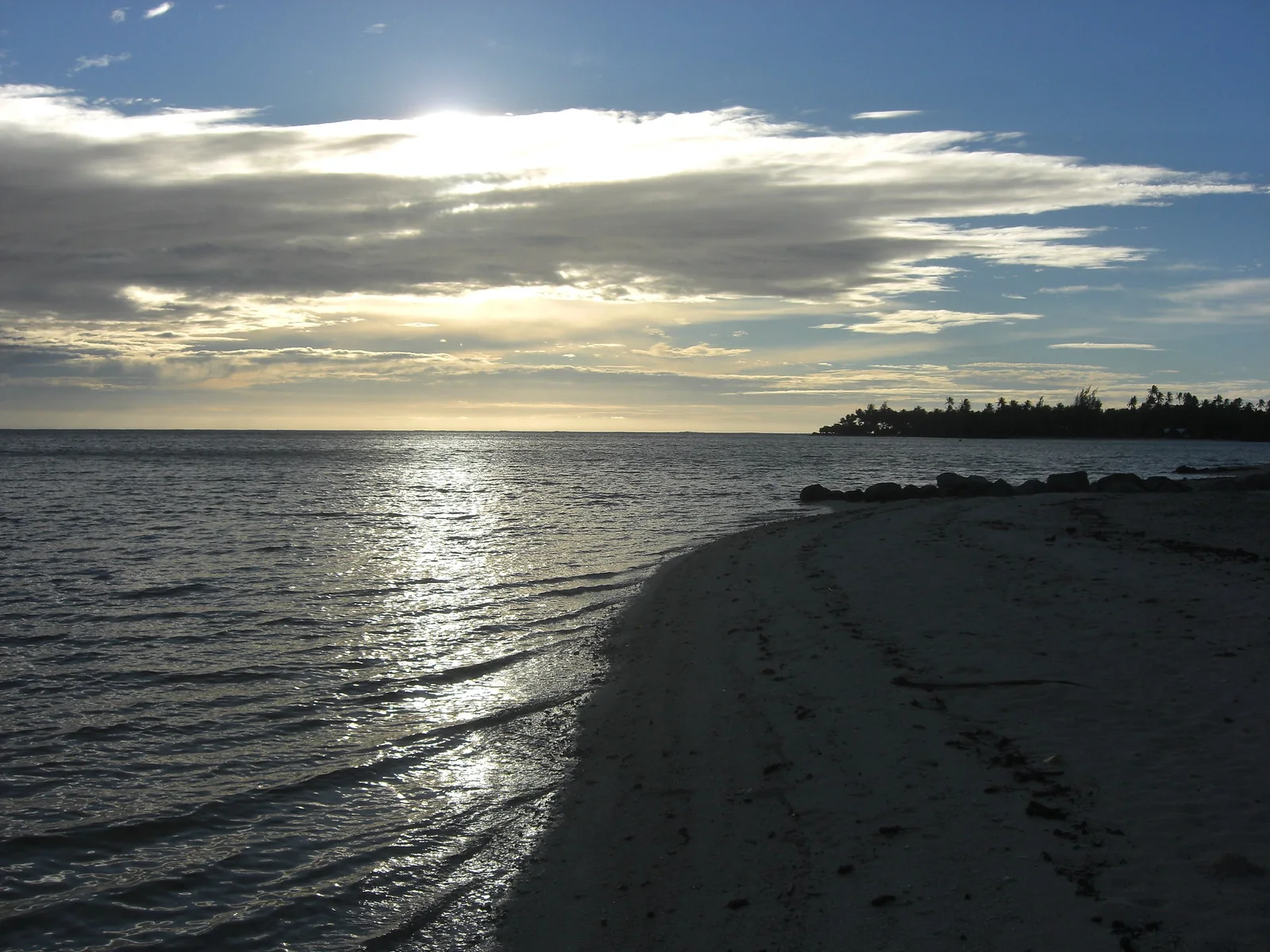 La lumière du matin sur la mer à Parea.