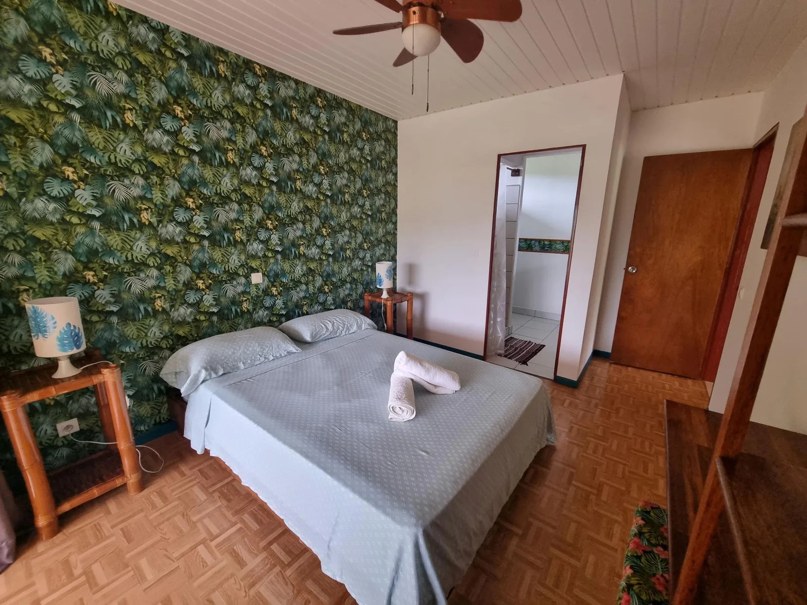Chambre principale d’une villa Huahine Vacances